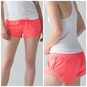 Lululemon Hotty Hot Short grapefruit 3.5” inseam